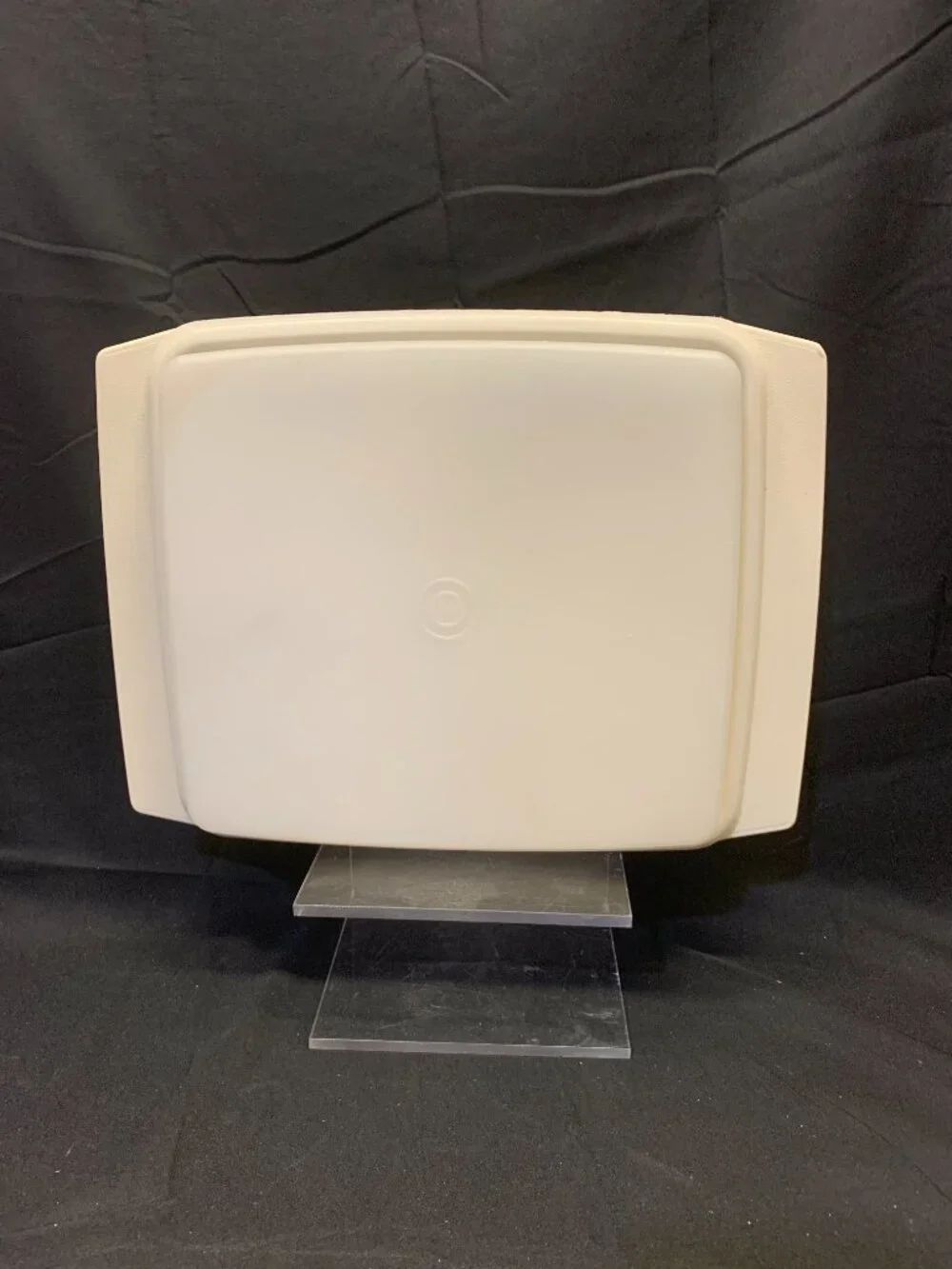 VTG Tupperware Deviled Egg Keeper/Holder Complete with egg Trayw #723-1